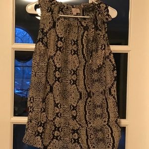Black Cream Sleeveless Blouse